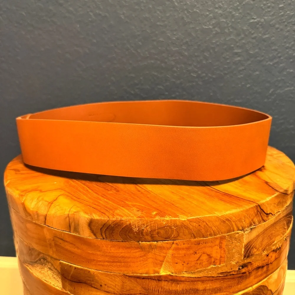 LOFT Caramel Brown Wide Leather Waist Belt Size Medium/Large Classic Chic Trendy
